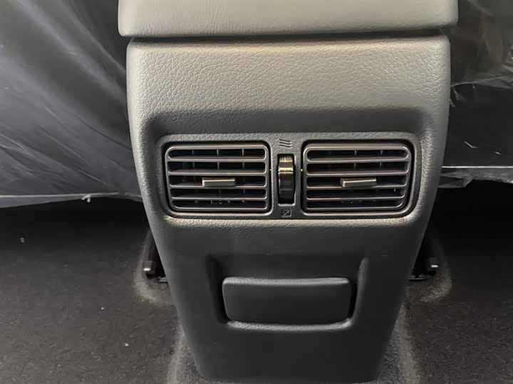 Фото 32 - Nissan Sylphy