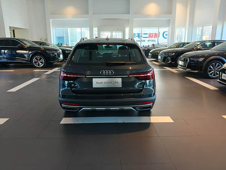 Фото 7 - Audi A4