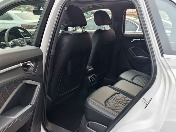 Фото 9 - Audi Q3