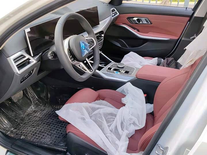 Фото 10 - BMW i3