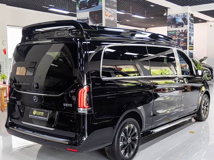 Фото 11 - Mercedes-Benz V-Class