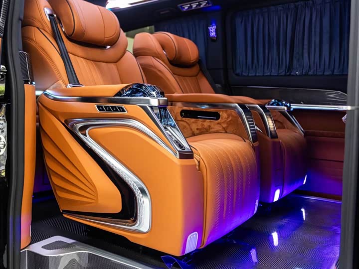 Фото 8 - Mercedes-Benz V-Class