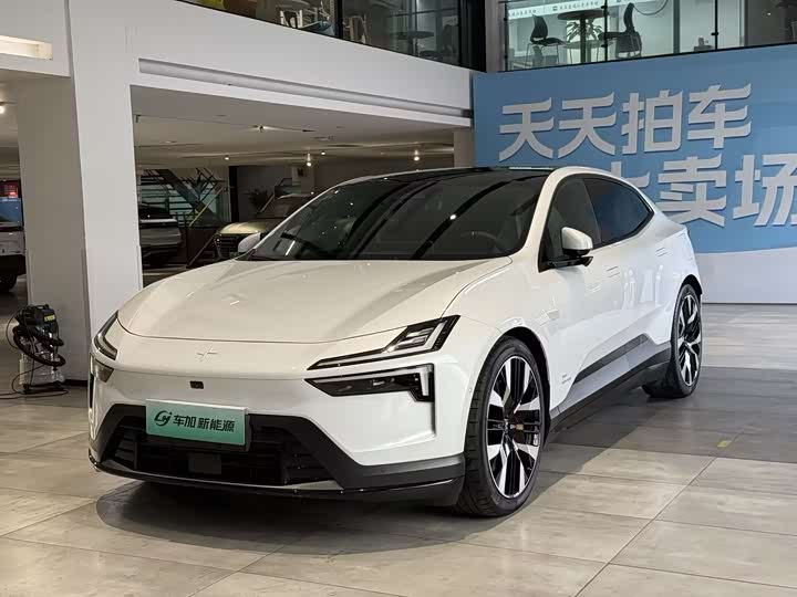 Фото 1 - Polestar 4