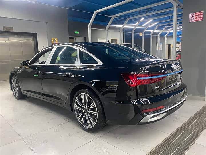 Фото 7 - Audi A6L