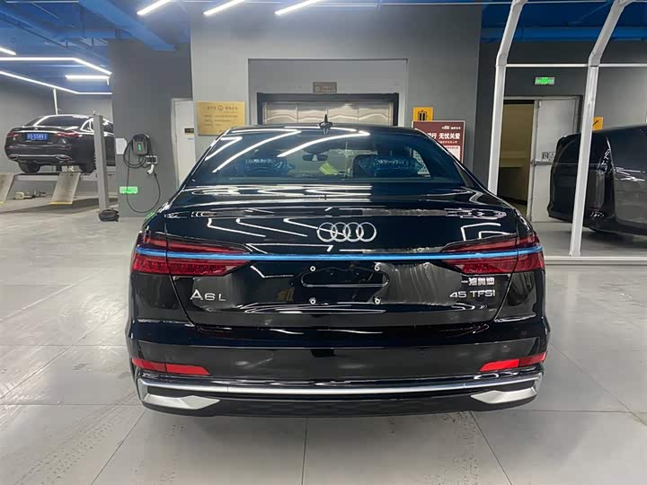 Фото 8 - Audi A6L