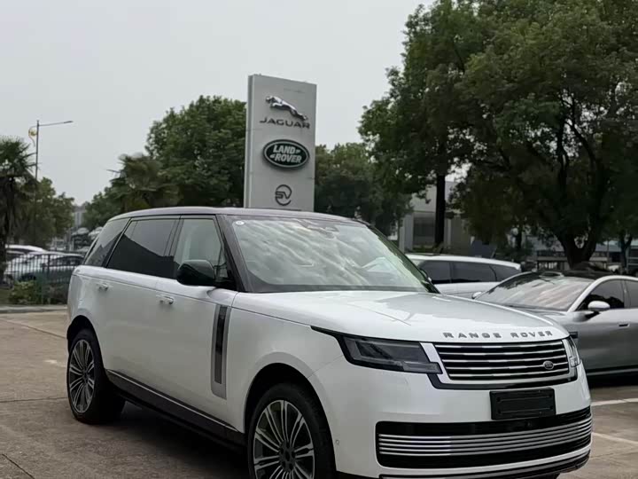 Photo 3 - Land Rover Range Rover