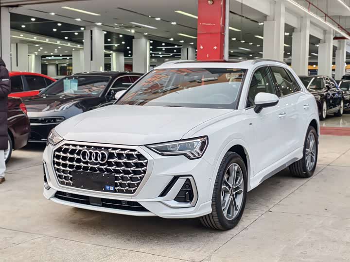 Фото 1 - Audi Q3