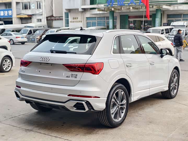 Фото 6 - Audi Q3