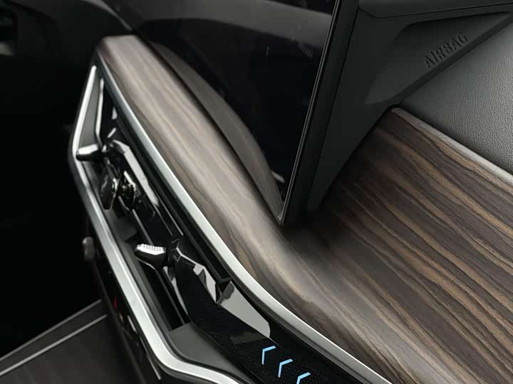 Фото 10 - BMW X7