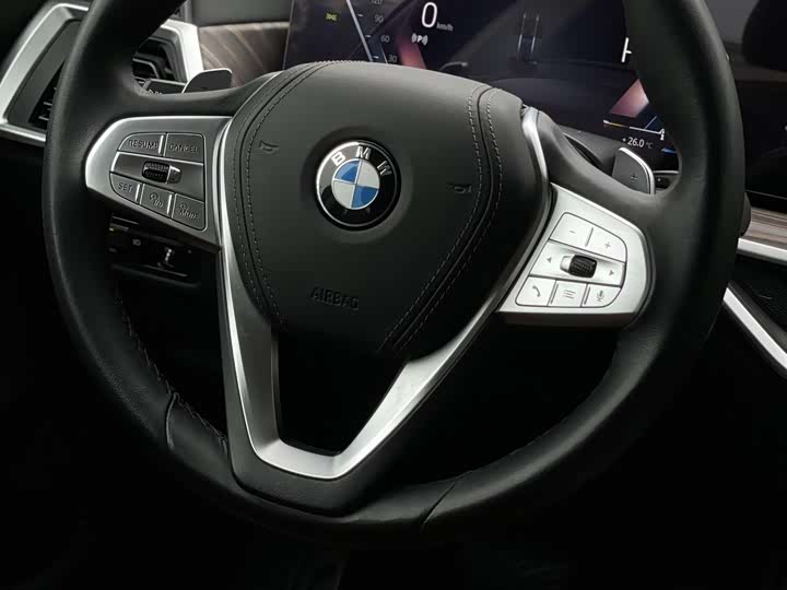 Фото 14 - BMW X7