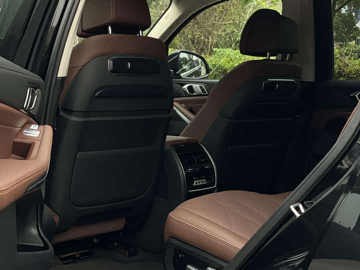 Фото 15 - BMW X7