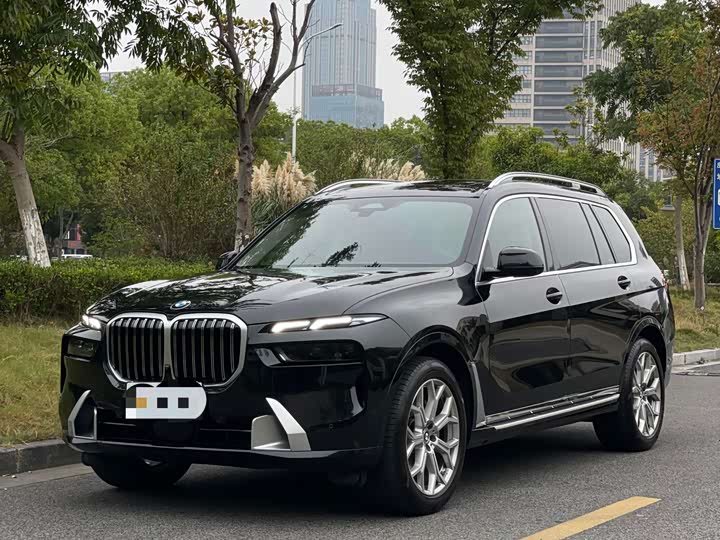 Фото 2 - BMW X7