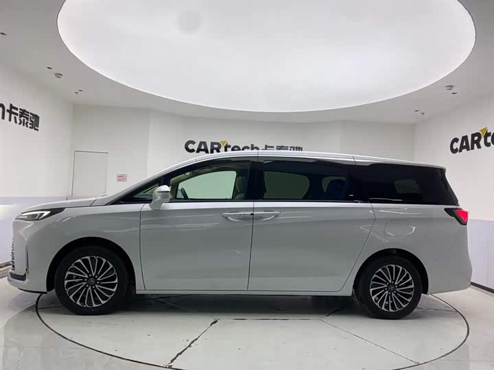 Фото 9 - Buick GL8 Hybrid