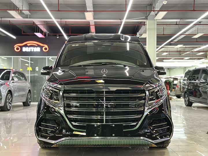 Photo 1 - Mercedes-Benz V-Class