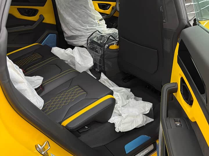 Фото 7 - Lamborghini Urus SE