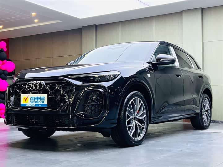 Фото 1 - Audi Q5L