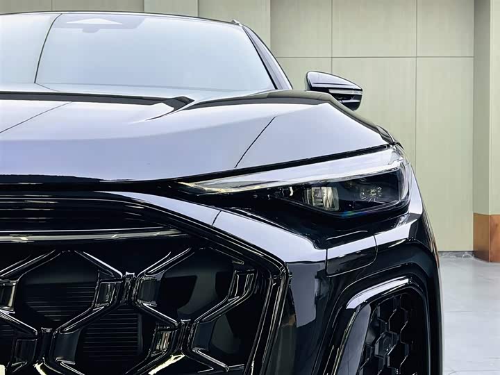 Фото 7 - Audi Q5L