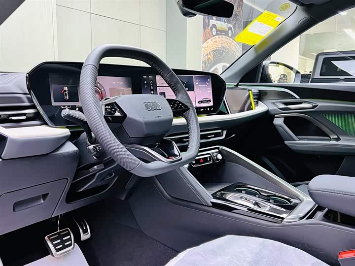 Фото 8 - Audi Q5L