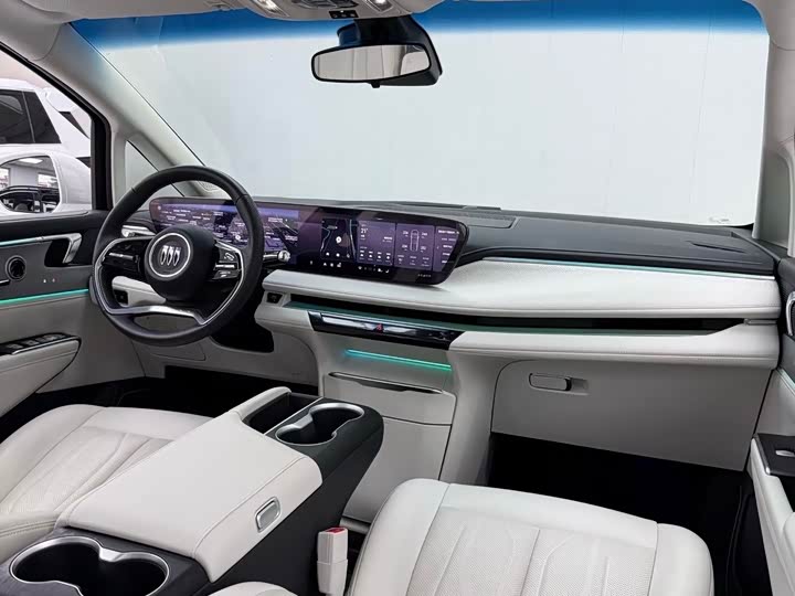 Фото 3 - Buick GL8 ES