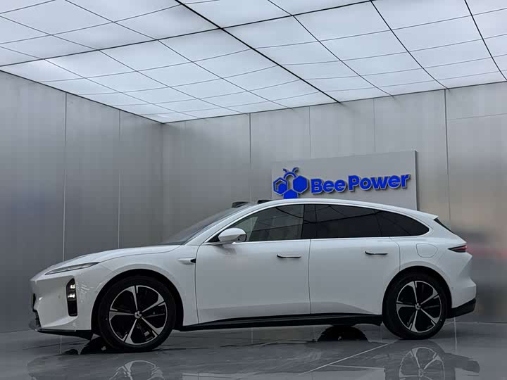 Фото 4 - Nio ET5T