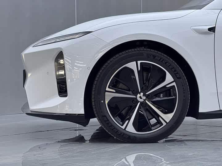 Фото 5 - Nio ET5T