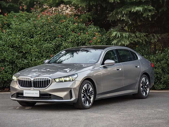 Фото 1 - BMW 5 Series