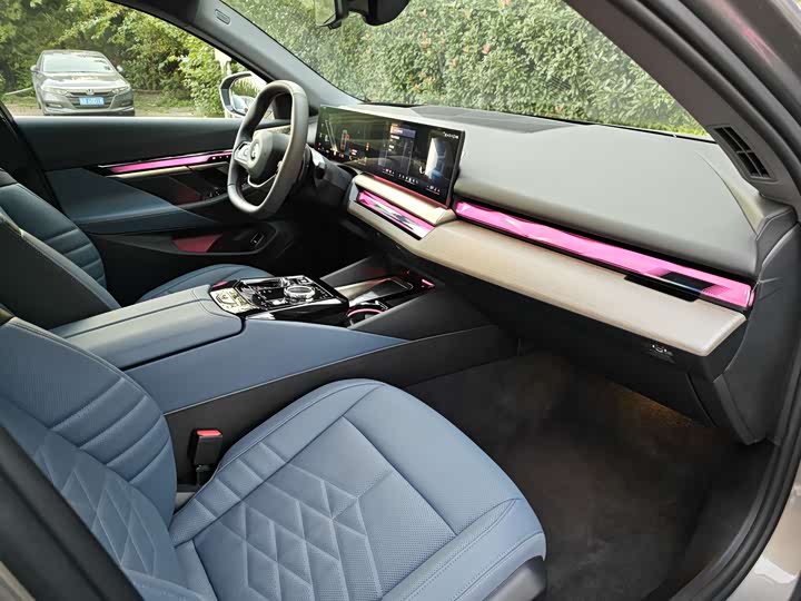 Фото 11 - BMW 5 Series