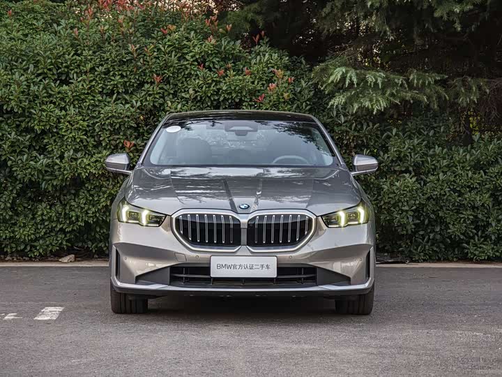 Фото 2 - BMW 5 Series