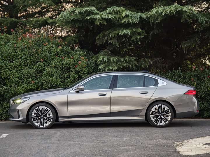 Фото 4 - BMW 5 Series