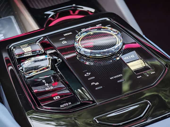 Фото 9 - BMW 5 Series