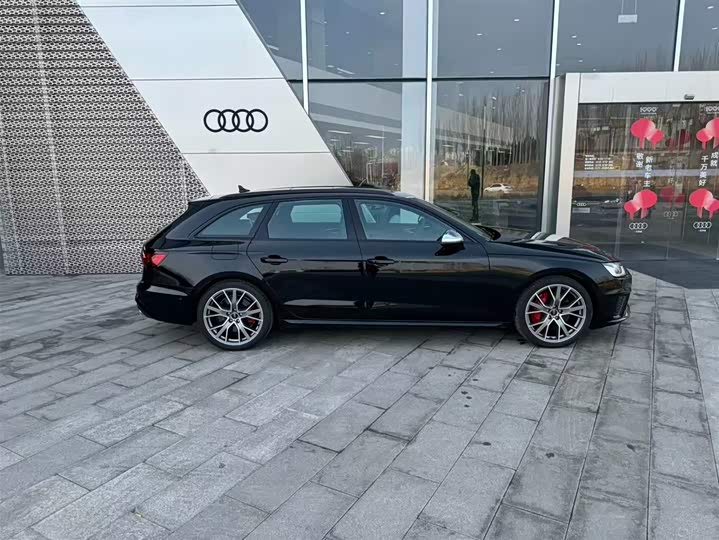 Фото 5 - Audi S4