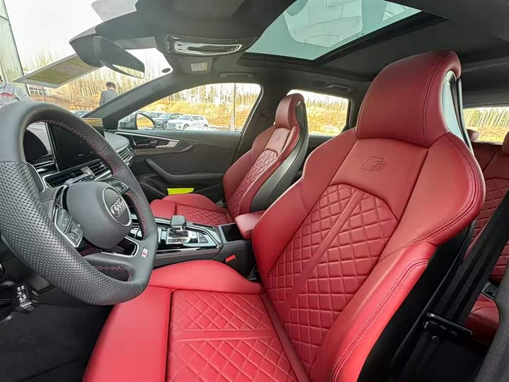 Фото 8 - Audi S4