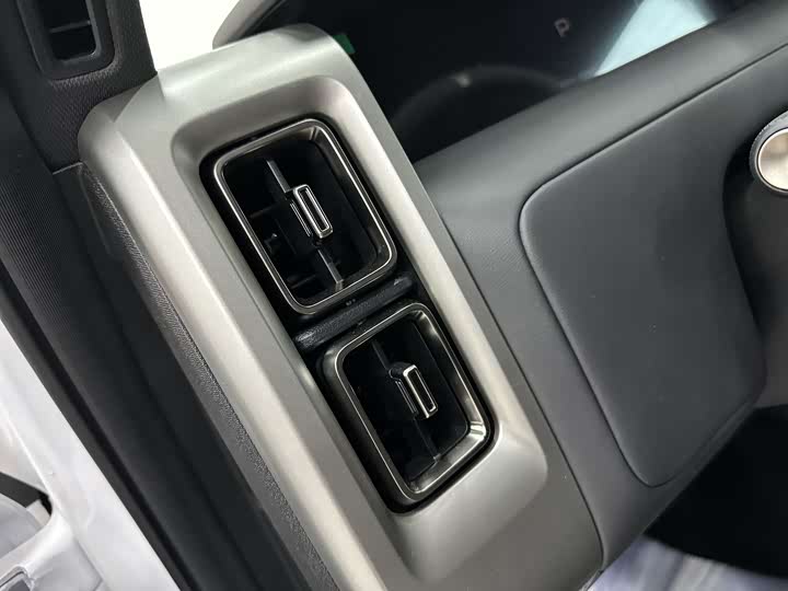 Фото 6 - Chery iCar V23