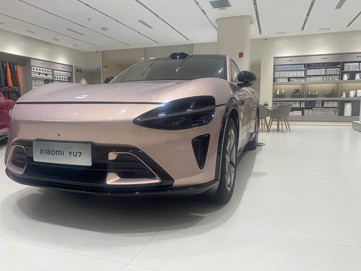 Фото 1 - Xiaomi YU7