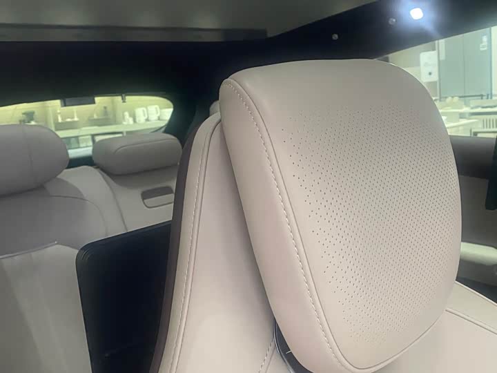 Фото 7 - Xiaomi YU7