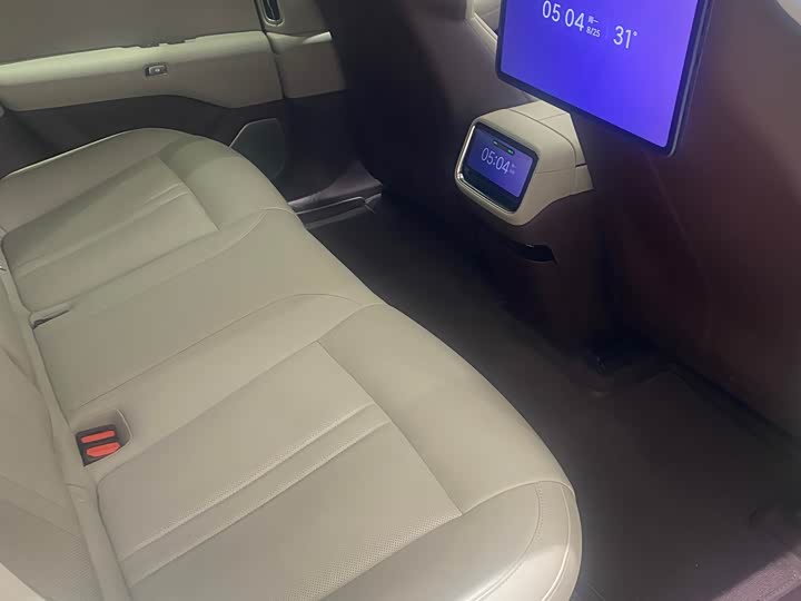 Фото 9 - Xiaomi YU7