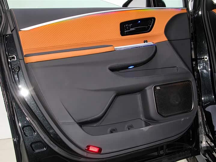 Фото 12 - Toyota Granvia