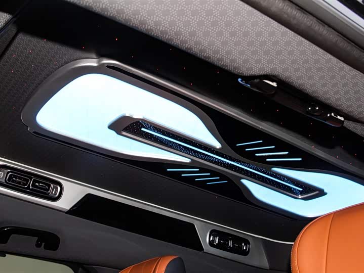 Фото 16 - Toyota Granvia