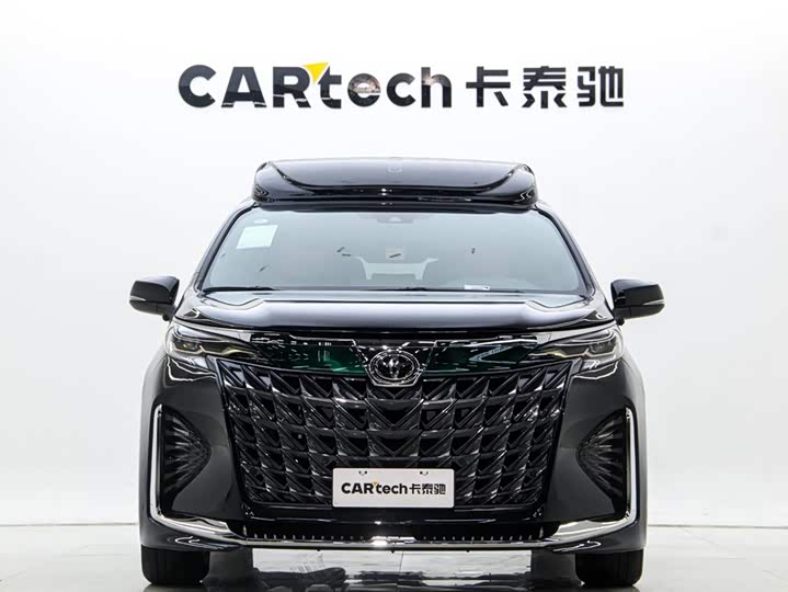 Фото 2 - Toyota Granvia