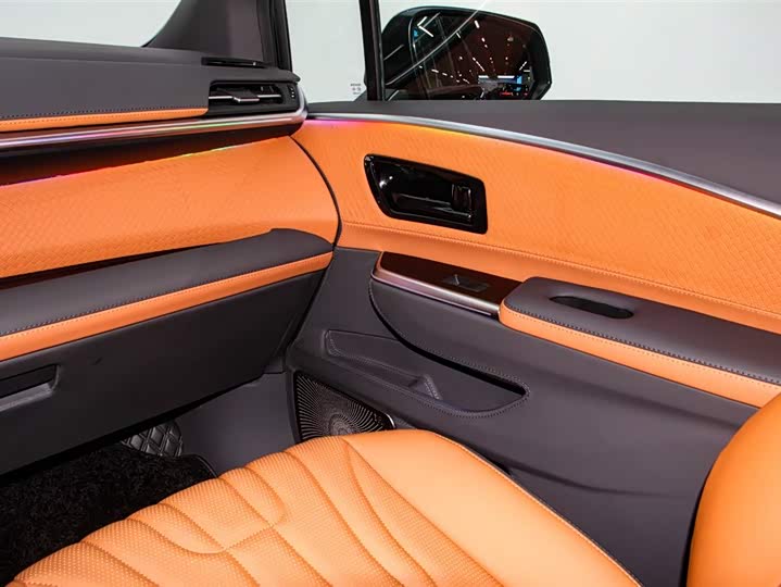 Фото 27 - Toyota Granvia