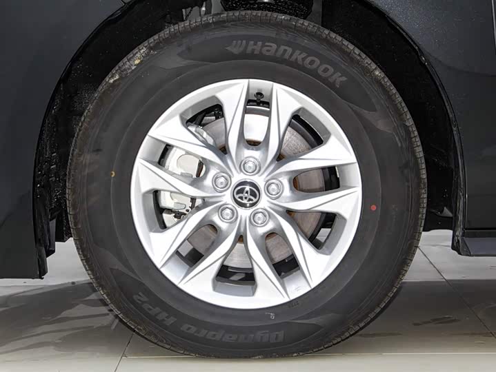 Фото 29 - Toyota Granvia