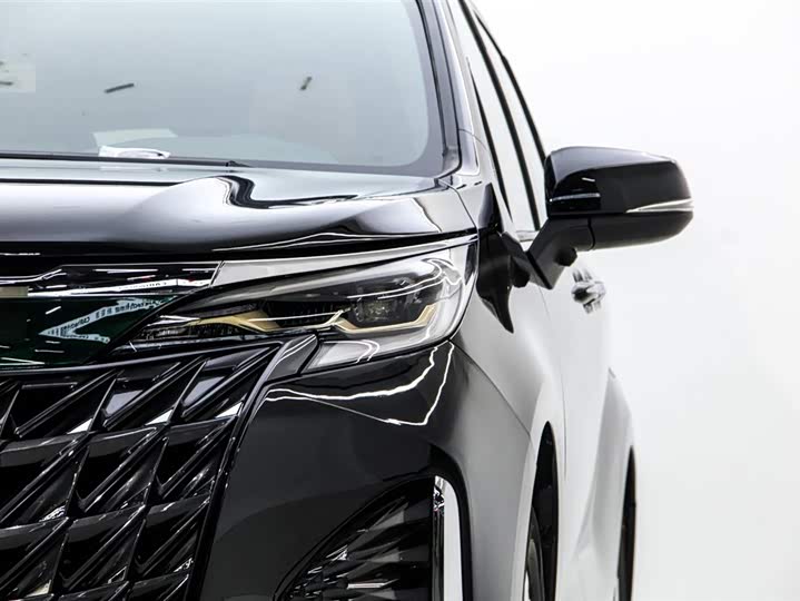 Фото 32 - Toyota Granvia