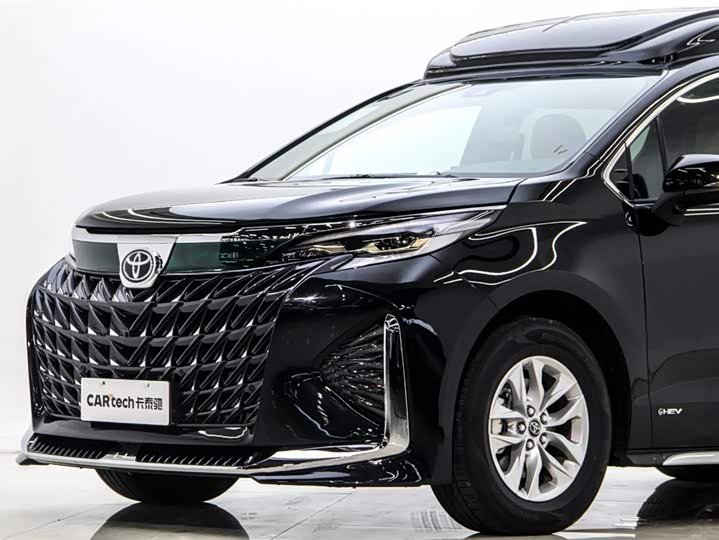 Фото 34 - Toyota Granvia