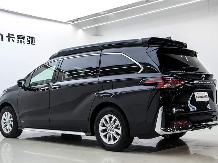 Фото 4 - Toyota Granvia