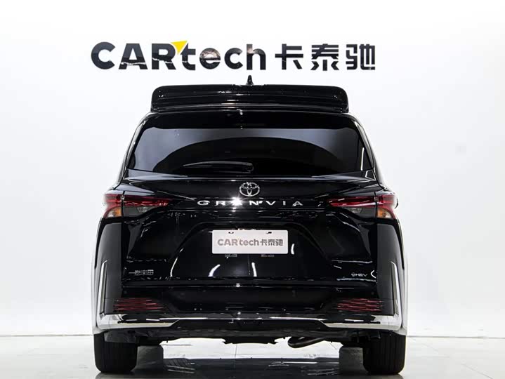 Фото 5 - Toyota Granvia