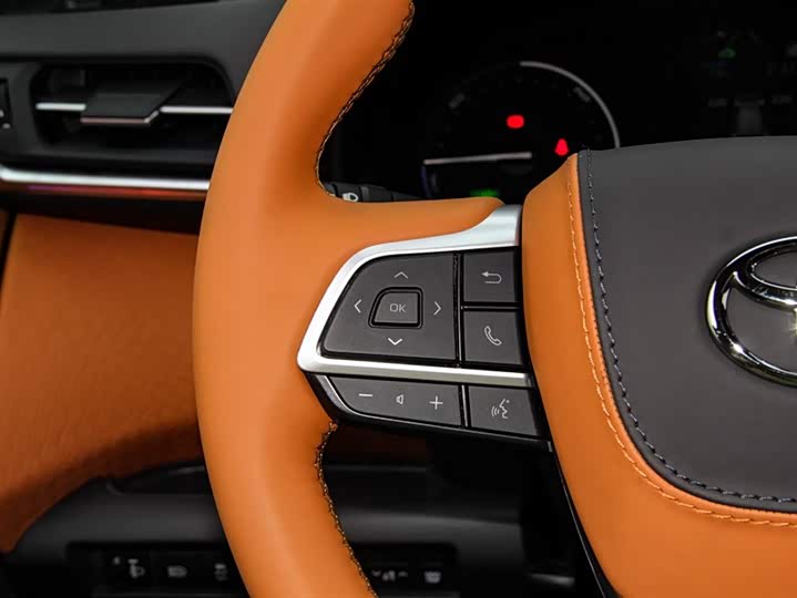 Фото 9 - Toyota Granvia