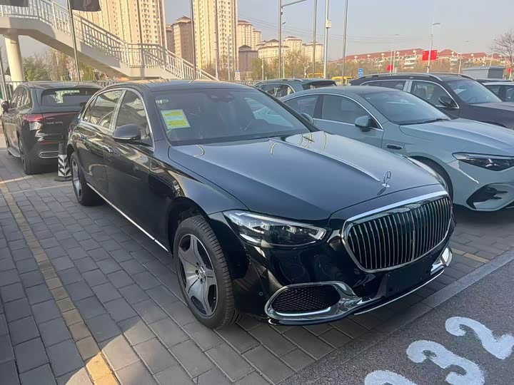 Фото 2 - Mercedes-Benz Maybach S-Class