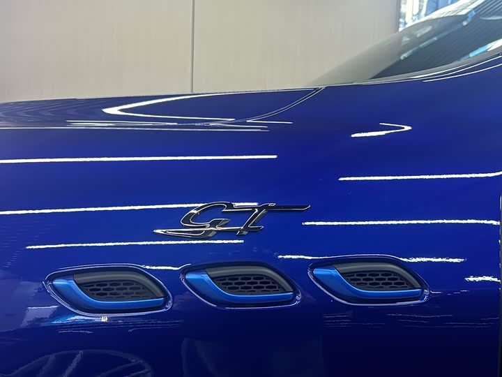 Фото 9 - Maserati Levante