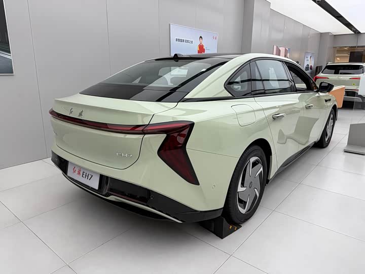 Фото 5 - Hongqi EH7