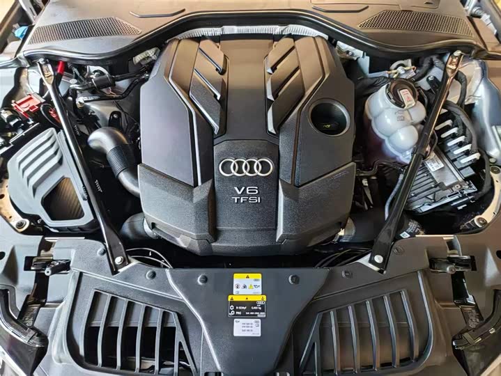 Фото 3 - Audi A8